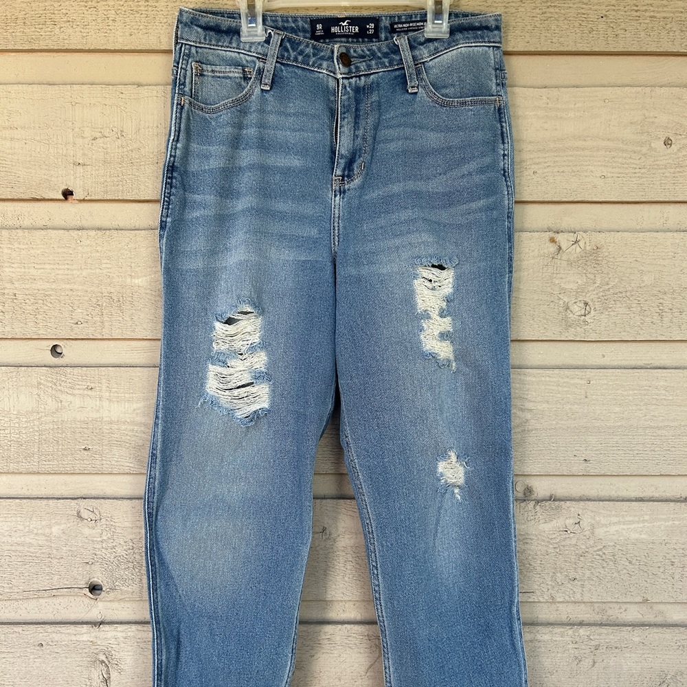 Hollister Ultra High Rise Mom Jean 9R
